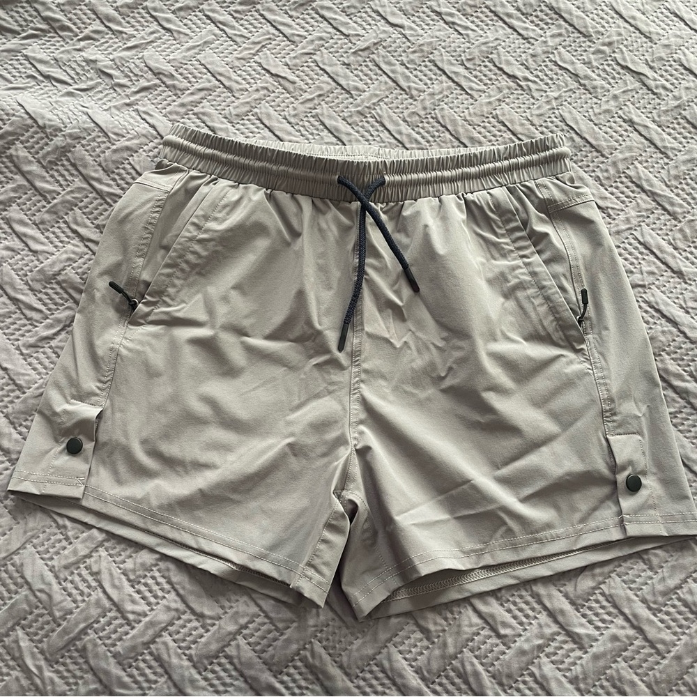 Women’s | Athletic Shorts | L